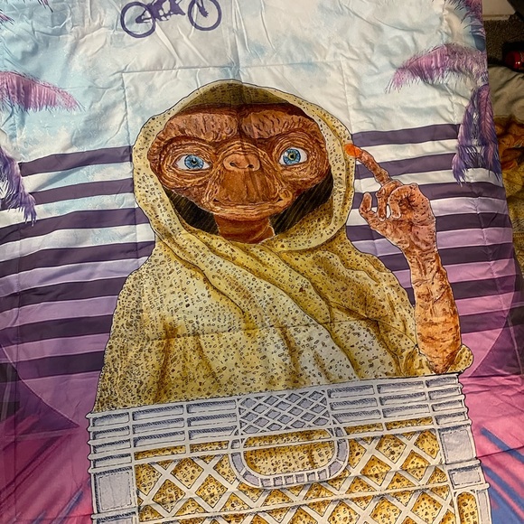 E.T. Be Good Quilted Comforter - Picture 3 of 8
